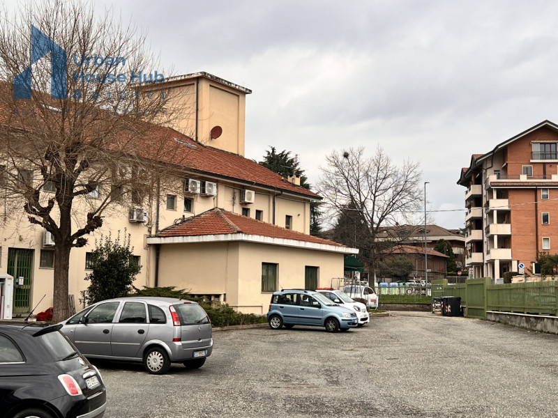 Immagine 22 di Negozio in affitto  in Viale Colli 23 a Rivoli