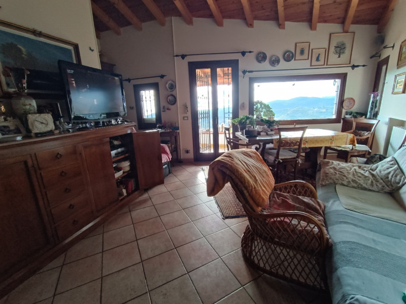 Immagine 4 di Villa in vendita  in Vallebona a Vallebona