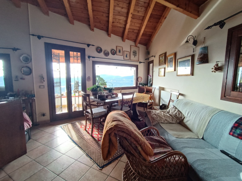 Immagine 8 di Villa in vendita  in Vallebona a Vallebona