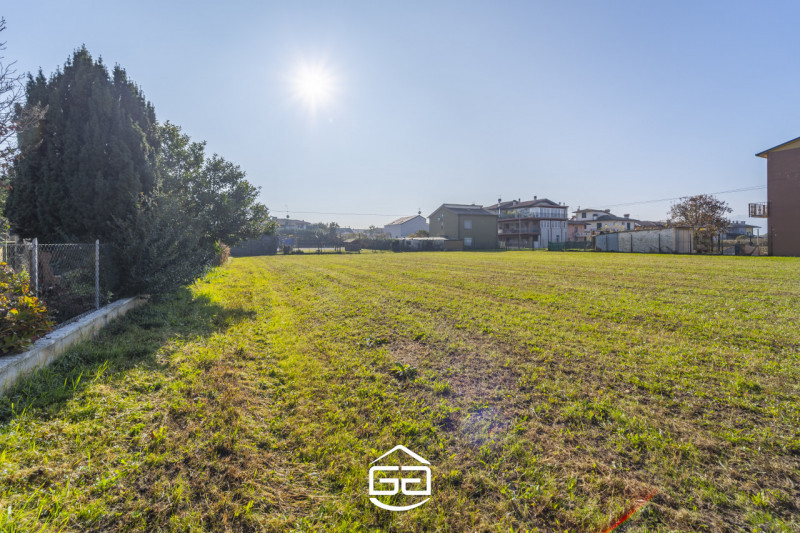 Immagine 1 di Terreno in vendita  in Via Roare 46 a Villaverla