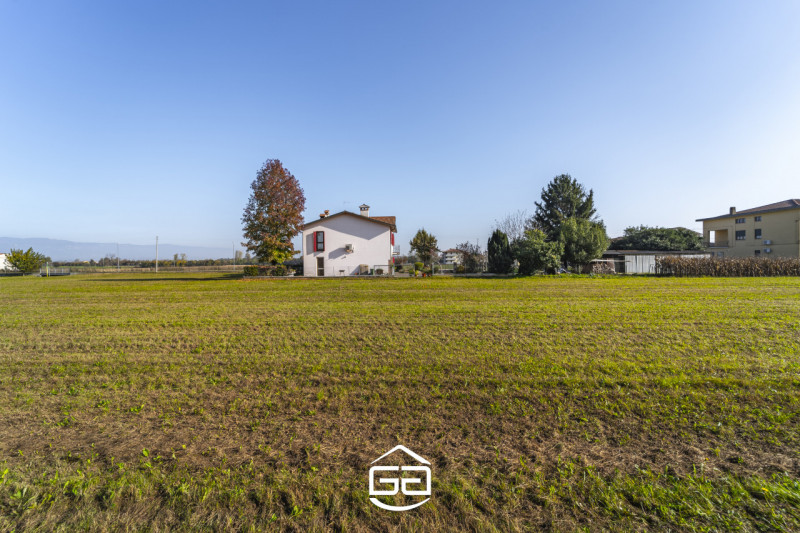 Immagine 3 di Terreno in vendita  in Via Roare 46 a Villaverla