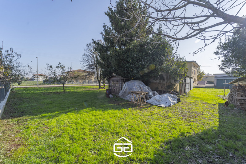 Immagine 5 di Terreno in vendita  in Via Roare 46 a Villaverla