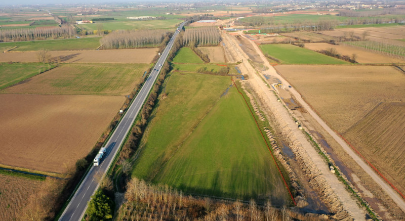 Immagine 4 di Terreno in vendita  in Strada Statale 10 Padana Inferiore a Bozzolo