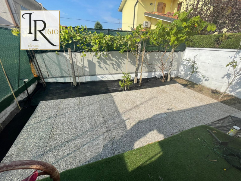 Immagine 8 di Villetta a schiera in vendita  a Badia Polesine