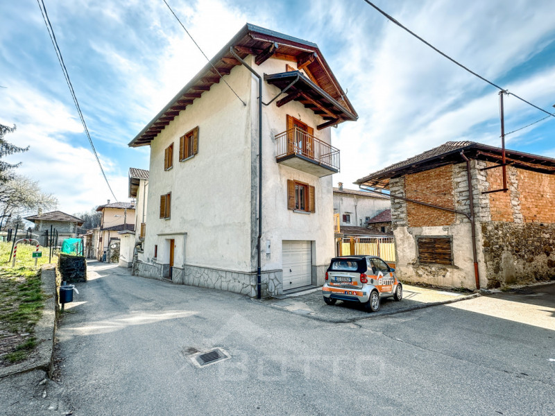Immagine 22 di Casa indipendente in vendita  in Via Piede della Costa 43 a Varallo