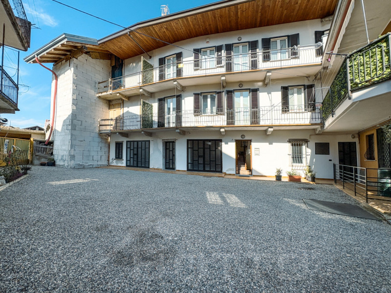 Immagine 3 di Villetta a schiera in vendita  in via Torino 6 a Briga Novarese