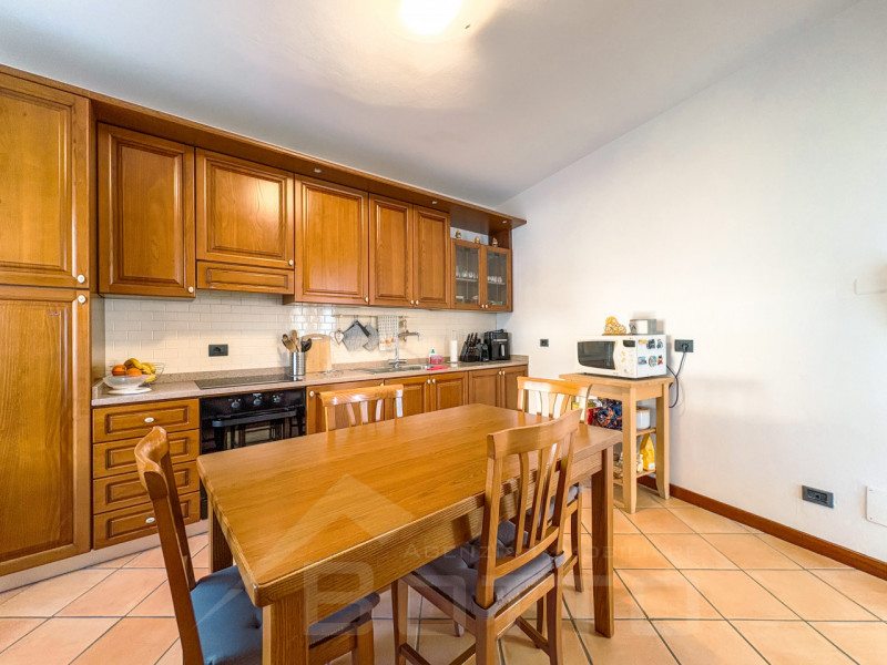 Immagine 10 di Villetta a schiera in vendita  in via Torino 6 a Briga Novarese