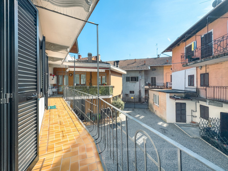 Immagine 11 di Villetta a schiera in vendita  in via Torino 6 a Briga Novarese