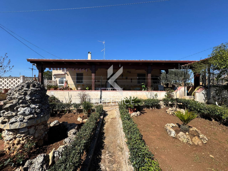 Immagine 29 di Rustico / casale in vendita  in SP62 a Martina Franca