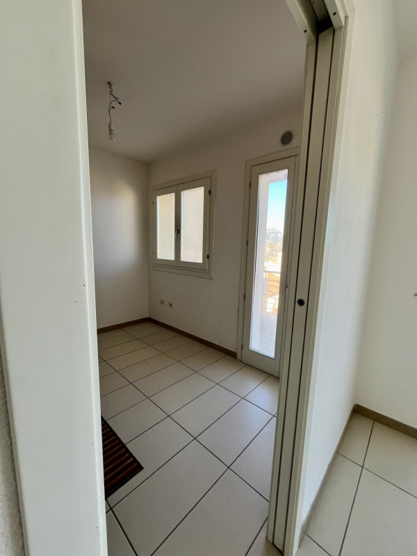 Immagine 17 di Appartamento in vendita  in Via Gennargentu 9 a Olbia