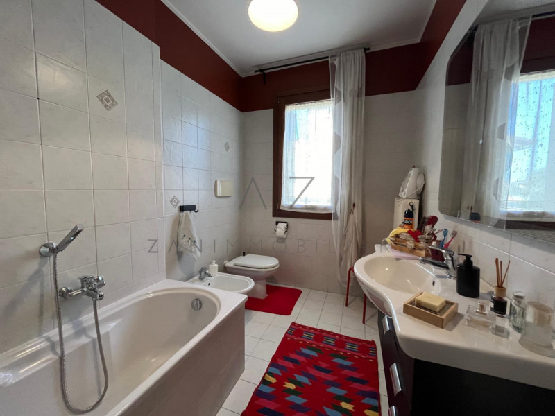 Immagine 7 di Villetta a schiera in vendita  in Via Antonio Vivaldi a Asolo