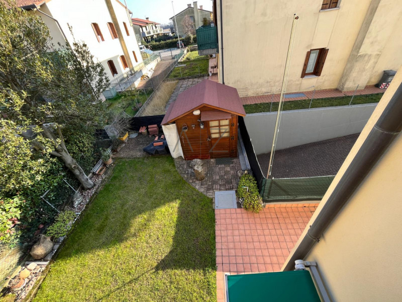 Immagine 14 di Villetta a schiera in vendita  in Via Antonio Vivaldi a Asolo