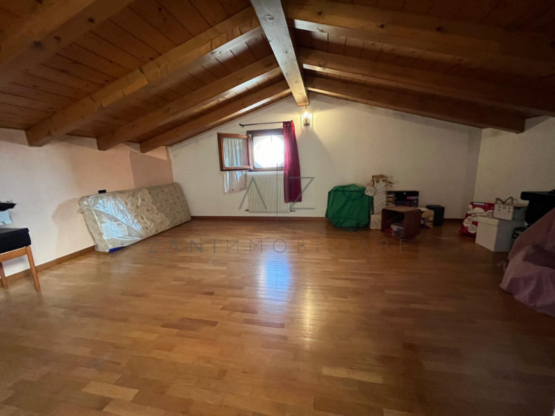 Immagine 15 di Villetta a schiera in vendita  in Via Antonio Vivaldi a Asolo