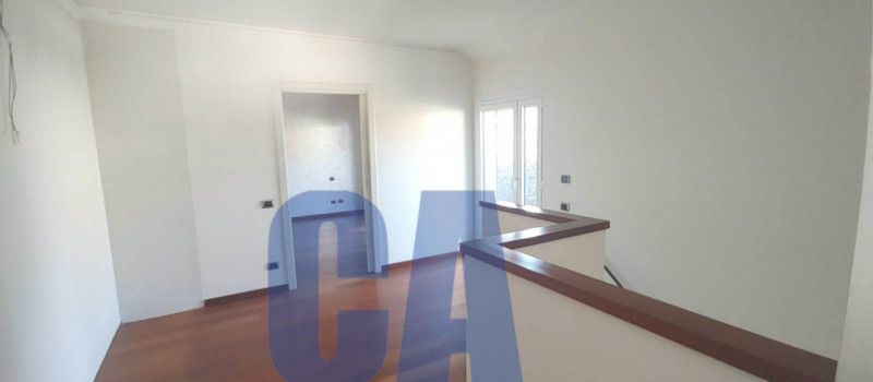 Immagine 4 di Ufficio in vendita  in VIA DONIZETTI GAETANO a Monza