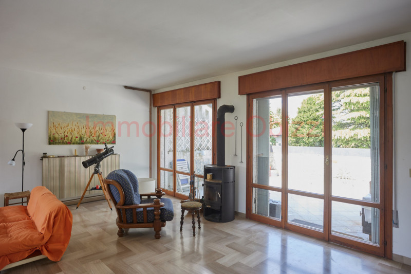 Immagine 3 di Villa in vendita  in Via Firenze a Selvazzano Dentro