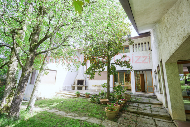 Immagine 21 di Villa in vendita  in Via Firenze a Selvazzano Dentro