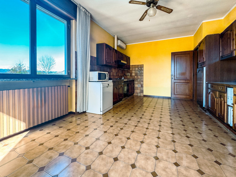 Immagine 9 di Casa bifamiliare in vendita  in via bescapè 26 a Borgomanero