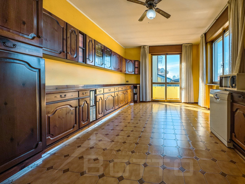 Immagine 10 di Casa bifamiliare in vendita  in via bescapè 26 a Borgomanero