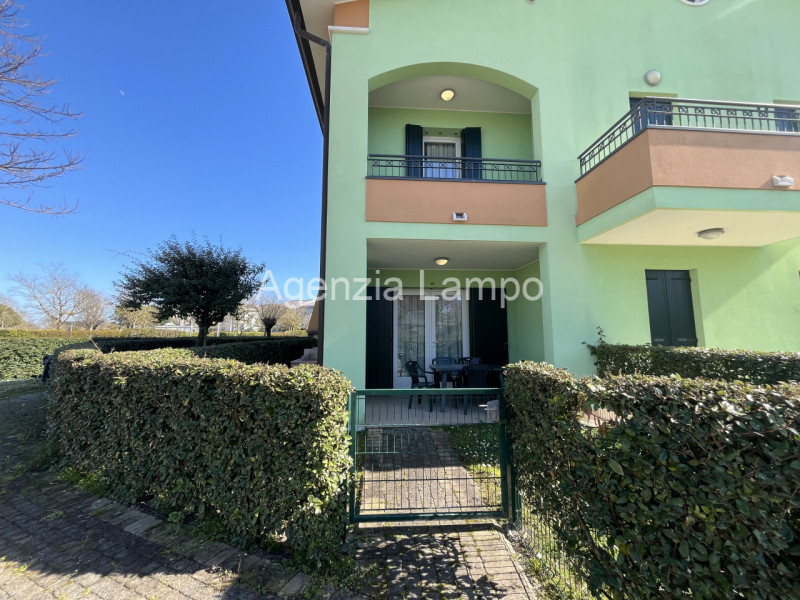 Immagine 1 di Villetta a schiera in vendita  in Viale dei Gabbiani a Caorle