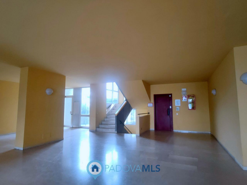 Immagine 6 di Appartamento in vendita  in via delle nazioni unite, 22 a Chioggia