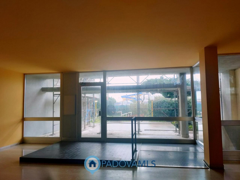 Immagine 7 di Appartamento in vendita  in via delle nazioni unite, 22 a Chioggia