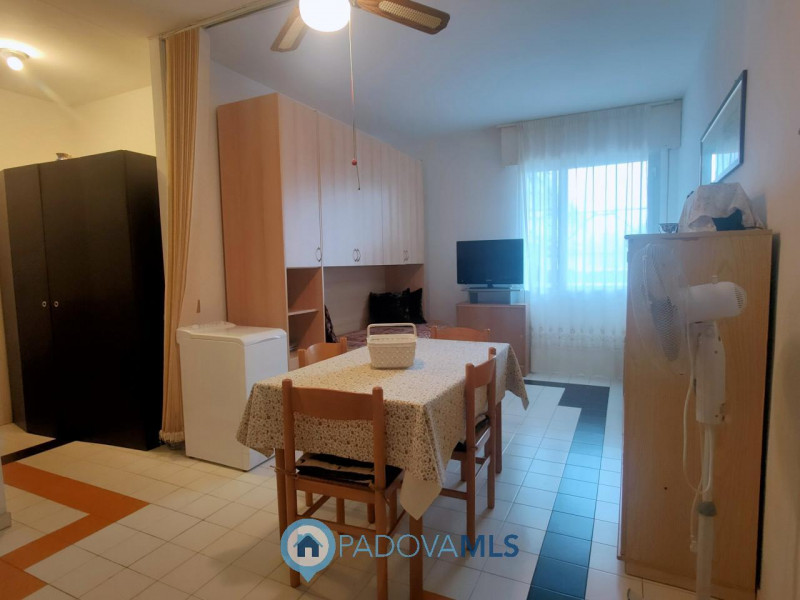 Immagine 12 di Appartamento in vendita  in via delle nazioni unite, 22 a Chioggia