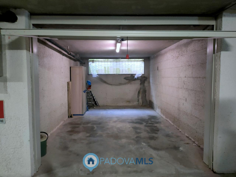 Immagine 19 di Appartamento in vendita  in via delle nazioni unite, 22 a Chioggia