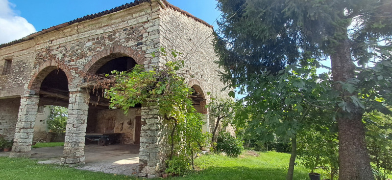Immagine 19 di Rustico / casale in vendita  in via cazzola a San Vito Di Leguzzano