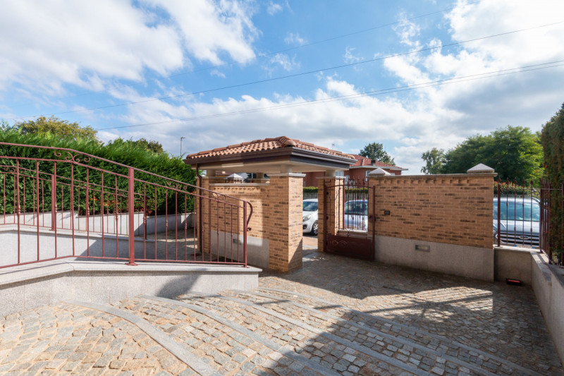 Immagine 3 di Appartamento in vendita  in VIA ISONZO 27 a Leini