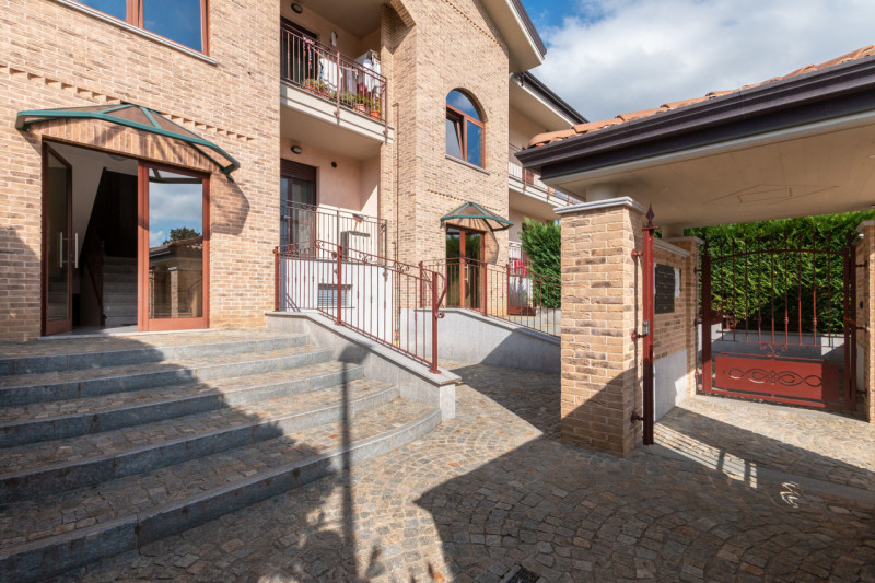 Immagine 4 di Appartamento in vendita  in VIA ISONZO 27 a Leini