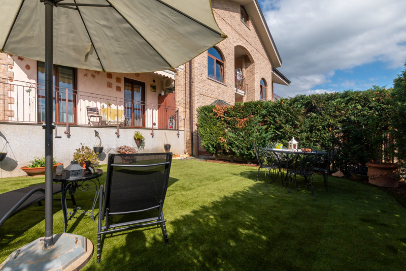 Immagine 12 di Appartamento in vendita  in VIA ISONZO 27 a Leini