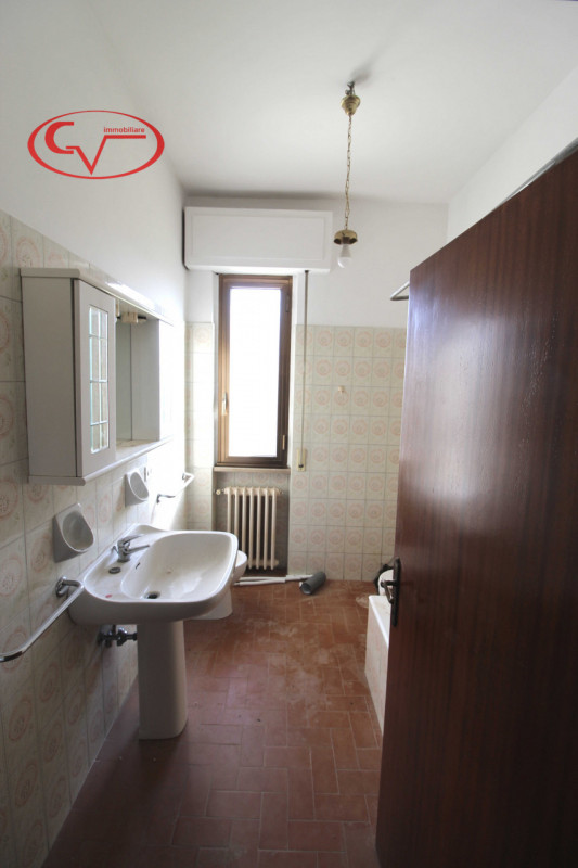 Immagine 12 di Casa bifamiliare in vendita  a Loro Ciuffenna