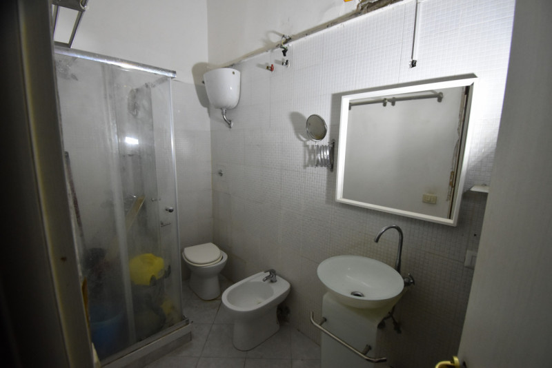 Immagine 15 di Appartamento in vendita  in Via Cino da Pistoia a Roma