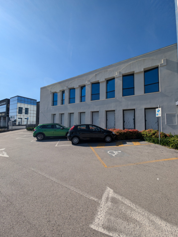 Immagine 1 di Ufficio in affitto  in thiene via gombe 18 a Thiene