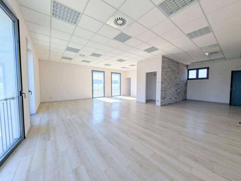 Immagine 9 di Ufficio in affitto  in thiene via gombe 18 a Thiene