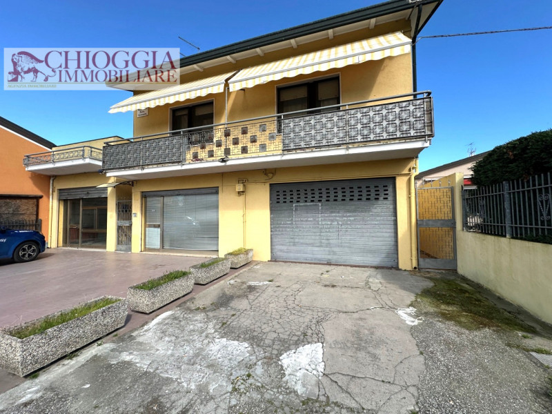 Immagine 2 di Casa indipendente in vendita  in Via Papa Giovanni XXIII a Chioggia