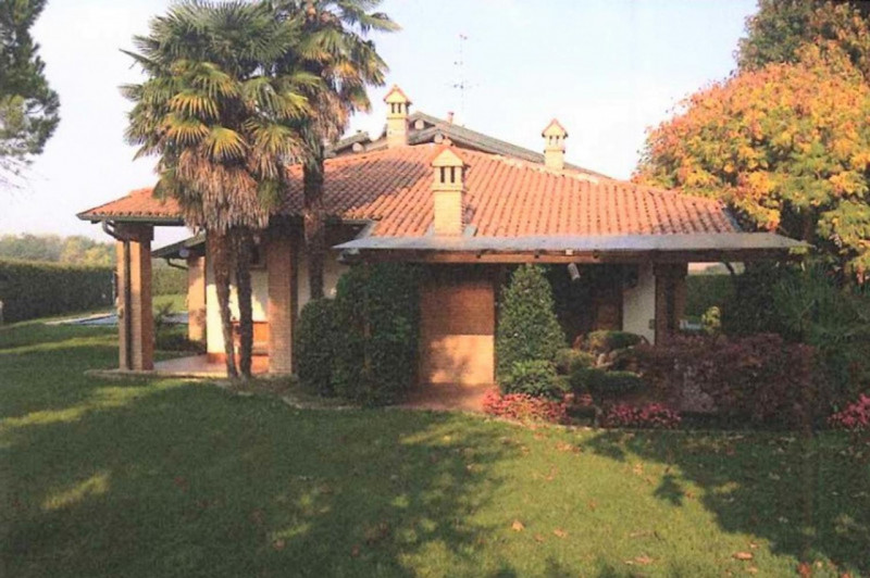 Immagine 15 di Villa in vendita  in Via Dante, N. 13 a Grezzago