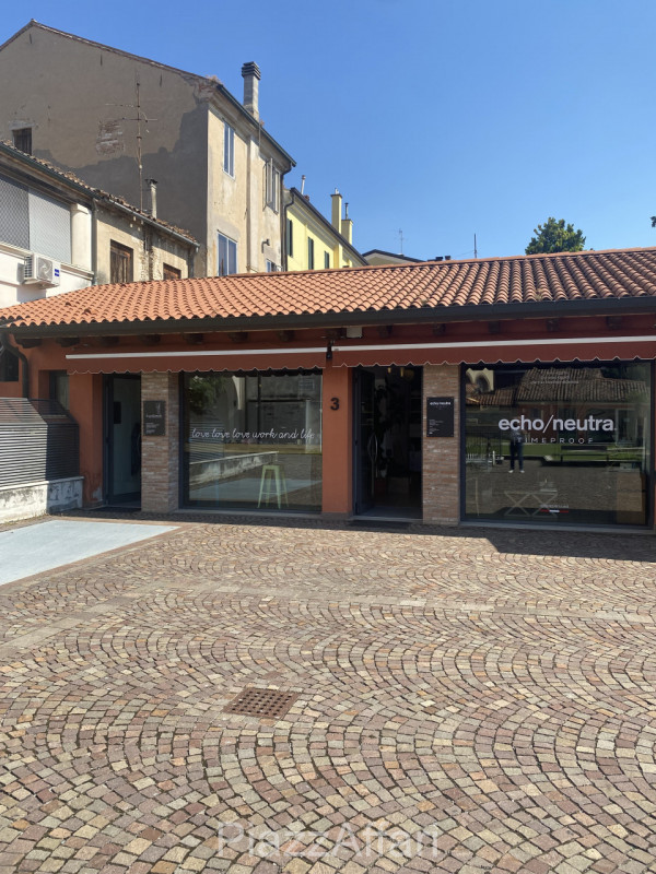 Immagine 4 di Negozio in vendita  in Piove di Sacco Piazzetta Carlo Rosso a Piove Di Sacco