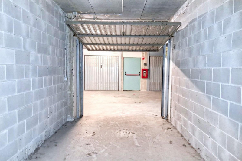 Immagine 2 di Posto auto in vendita  in Via San Vigilio, N. 28 a Milano