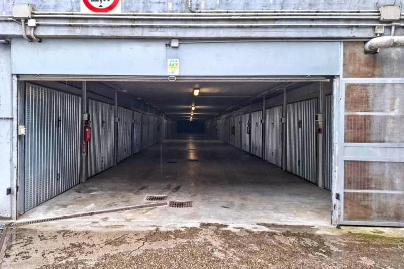 Immagine 14 di Posto auto in vendita  in Via San Vigilio, N. 28 a Milano