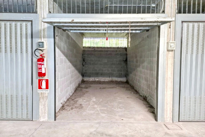 Immagine 6 di Posto auto in vendita  in Via San Vigilio, N. 28 a Milano