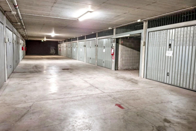 Immagine 8 di Posto auto in vendita  in Via San Vigilio, N. 28 a Milano