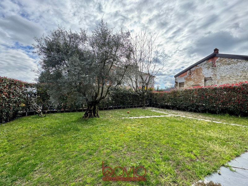 Immagine 14 di Appartamento in vendita  in Via Superga n°19 a Baldissero Torinese