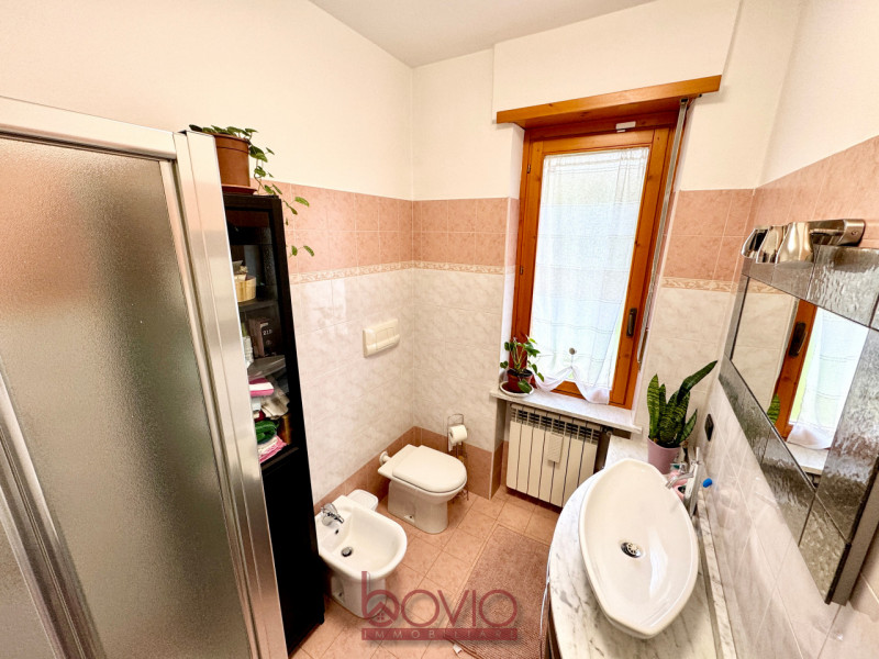 Immagine 42 di Appartamento in vendita  in Via Superga n°19 a Baldissero Torinese