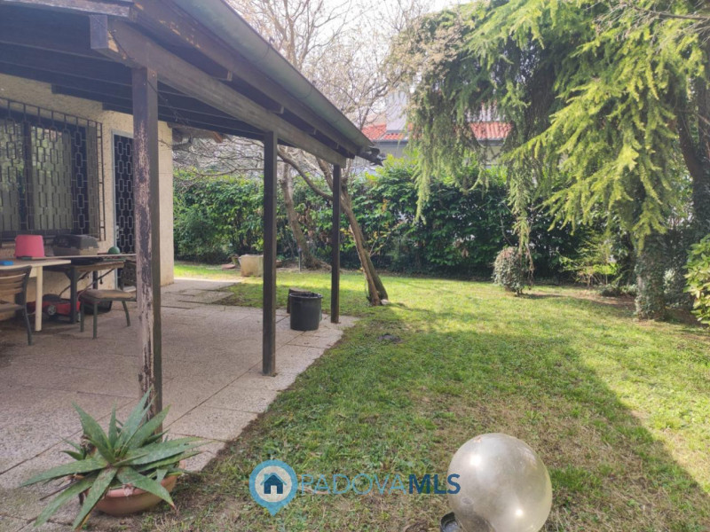 Immagine 8 di Casa bifamiliare in vendita  in Via Friuli a Selvazzano Dentro