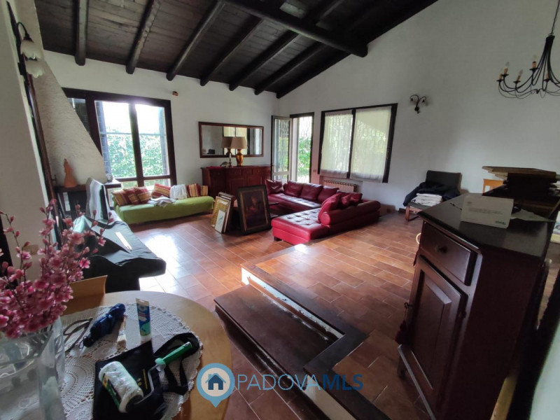 Immagine 10 di Casa bifamiliare in vendita  in Via Friuli a Selvazzano Dentro