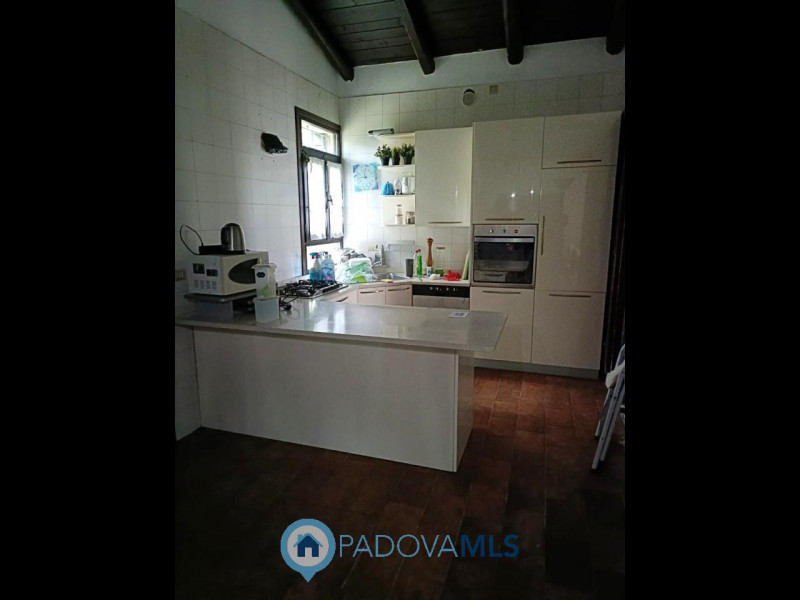 Immagine 11 di Casa bifamiliare in vendita  in Via Friuli a Selvazzano Dentro