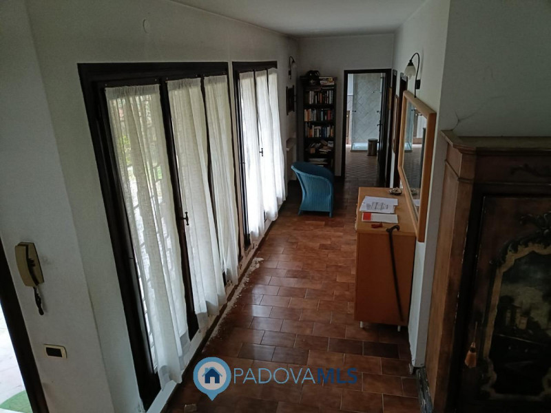 Immagine 12 di Casa bifamiliare in vendita  in Via Friuli a Selvazzano Dentro