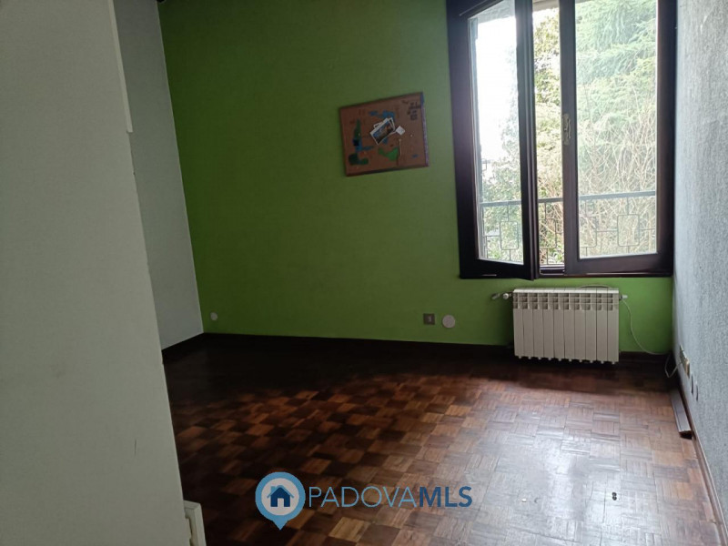 Immagine 15 di Casa bifamiliare in vendita  in Via Friuli a Selvazzano Dentro