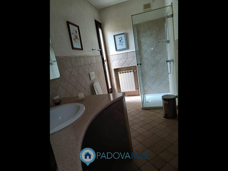 Immagine 21 di Casa bifamiliare in vendita  in Via Friuli a Selvazzano Dentro